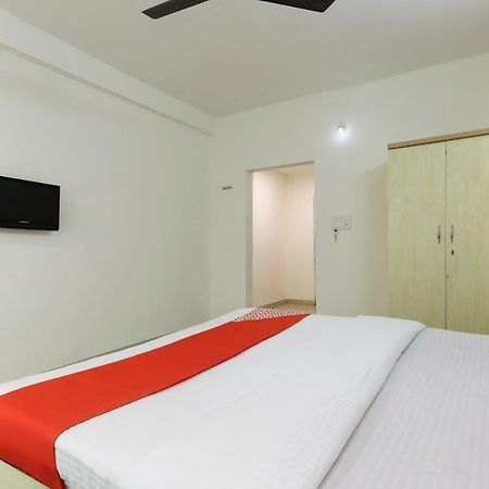 Oyo 43851 Hotel Virasat Māndu Dış mekan fotoğraf