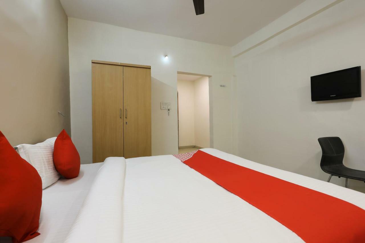 Oyo 43851 Hotel Virasat Māndu Dış mekan fotoğraf