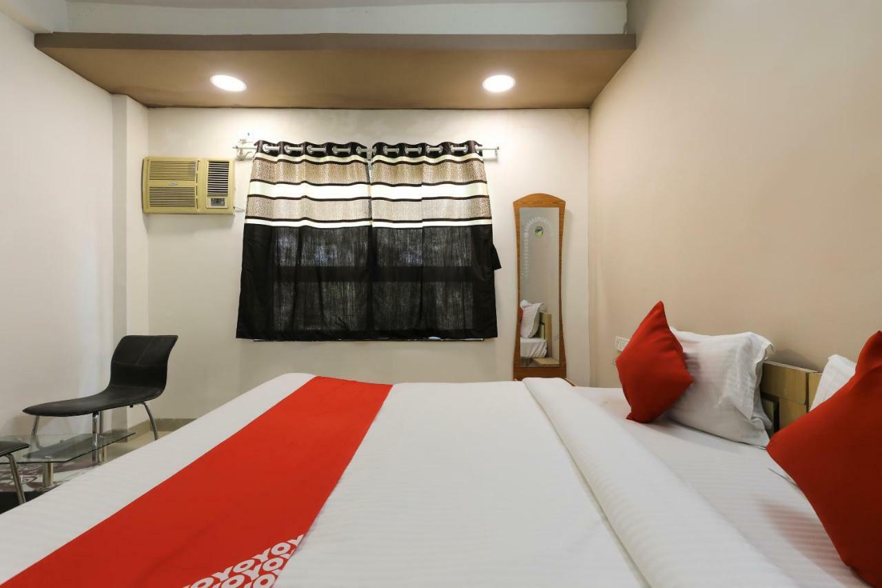 Oyo 43851 Hotel Virasat Māndu Dış mekan fotoğraf