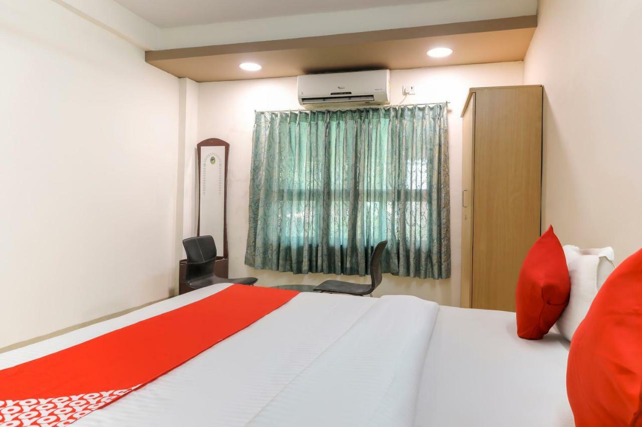 Oyo 43851 Hotel Virasat Māndu Dış mekan fotoğraf